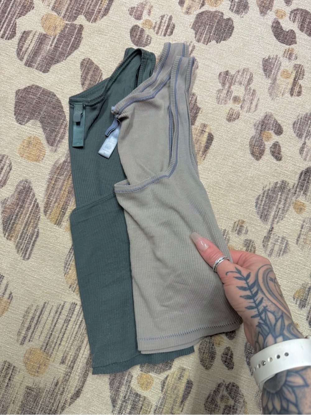 ❌SOLD❌Skims crop tanks set of 2 XS